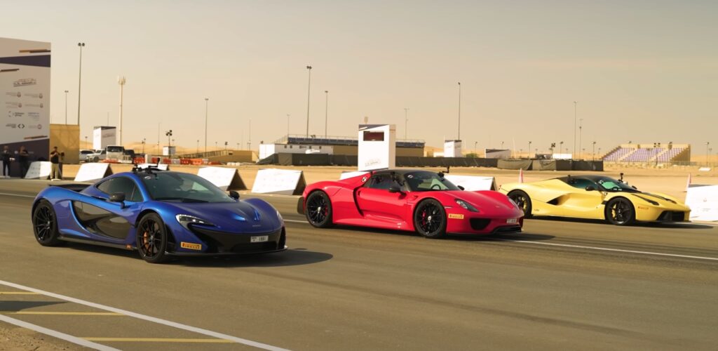 Ferrari LaFerrari Porsche 918 Spyder McLaren P1 vidéo 2025