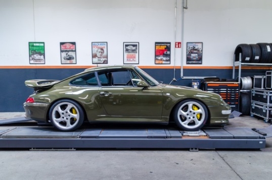 Porsche 911 Turbo verte